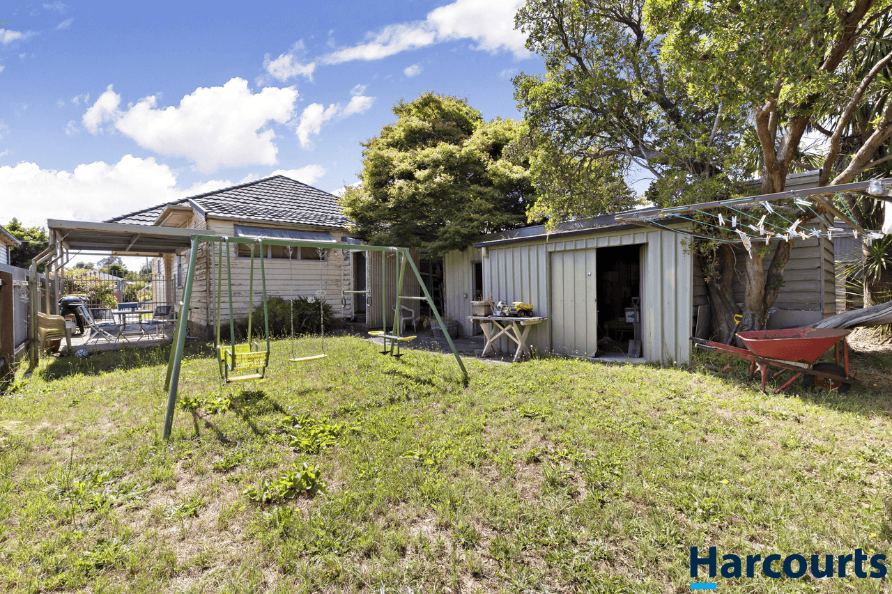 220 Main Road, GOLDEN POINT, VIC 3350