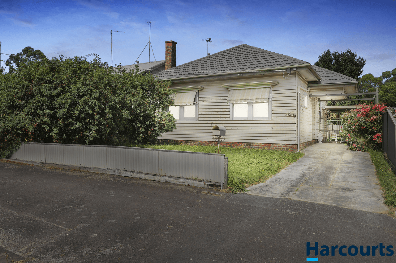 220 Main Road, GOLDEN POINT, VIC 3350