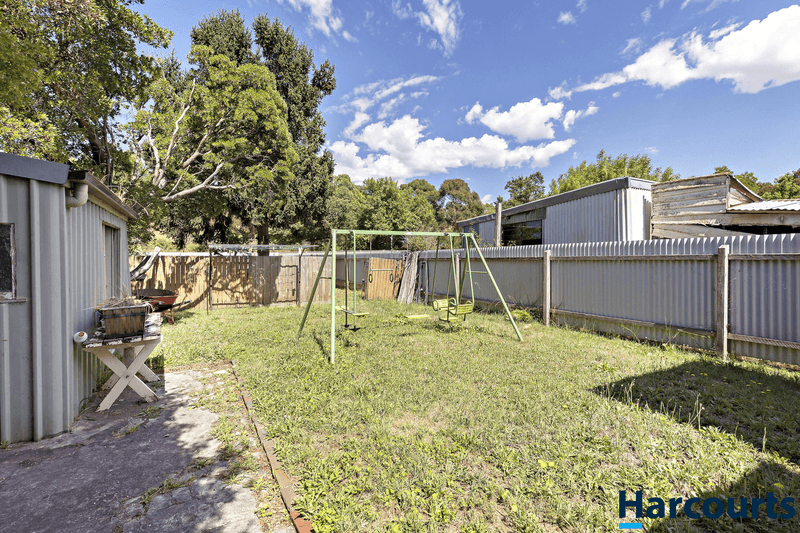 220 Main Road, GOLDEN POINT, VIC 3350