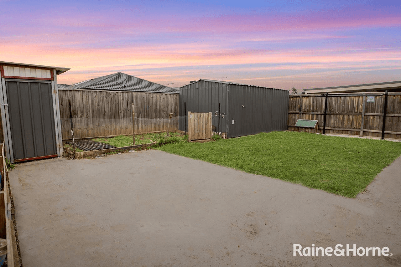 16 Carramar Drive, HARKNESS, VIC 3337