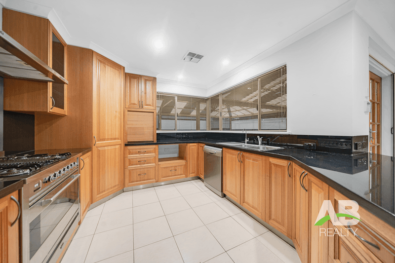 22 Clarkside Court, WANNEROO, WA 6065