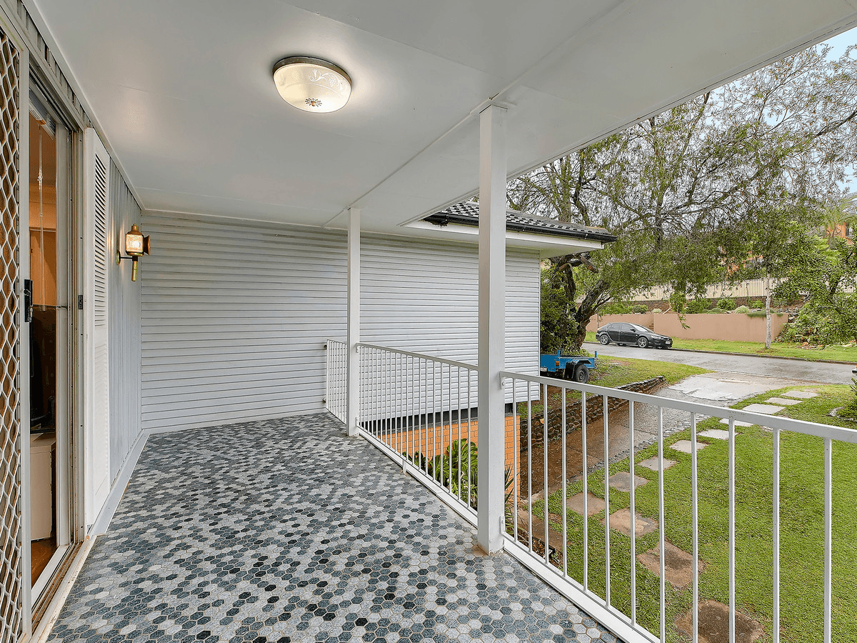 17 Disney Street, STAFFORD HEIGHTS, QLD 4053