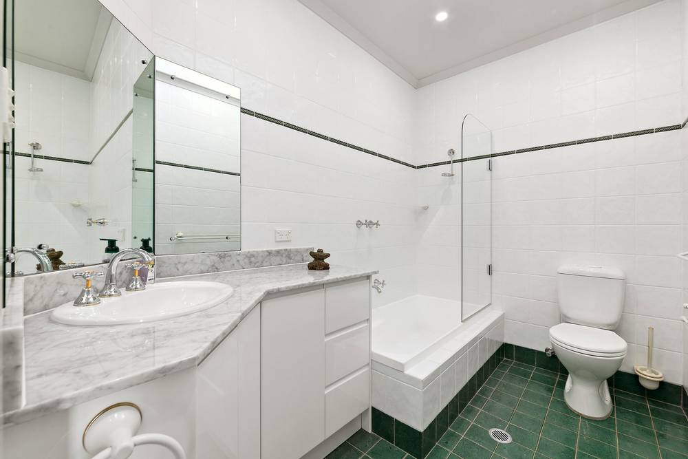 1 Clavering Road, Seaforth, NSW 2092