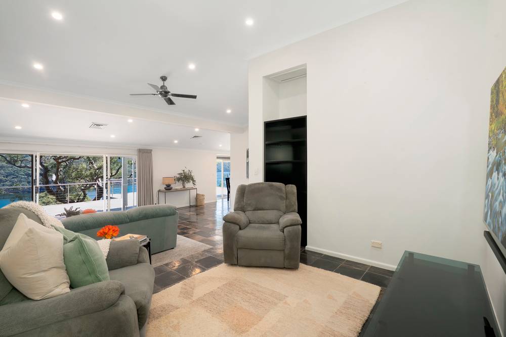 1 Clavering Road, Seaforth, NSW 2092