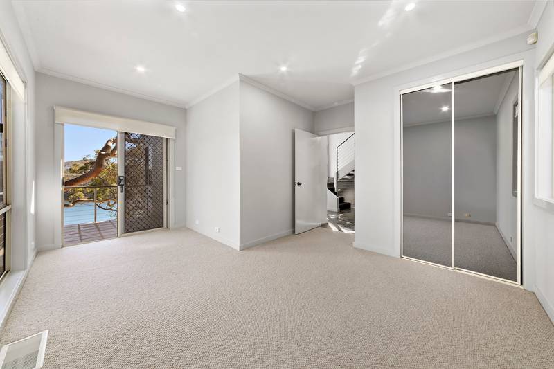 1 Clavering Road, Seaforth, NSW 2092