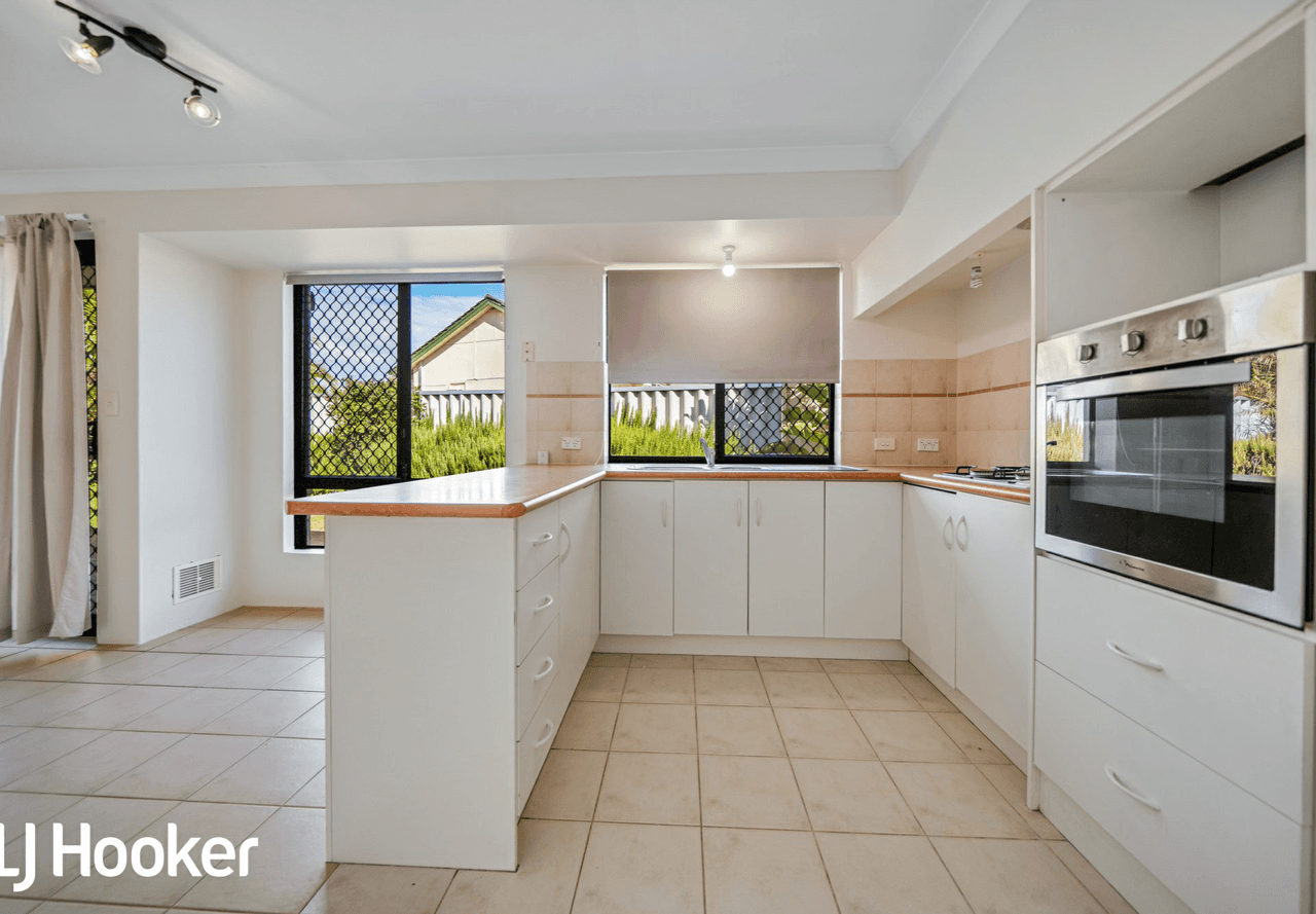 4i Ball Place, QUEENS PARK, WA 6107