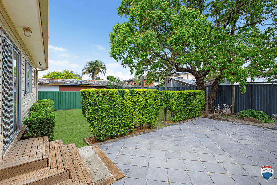 18 TUMBRIDGE CRESCENT, CAMBRIDGE PARK, NSW 2747