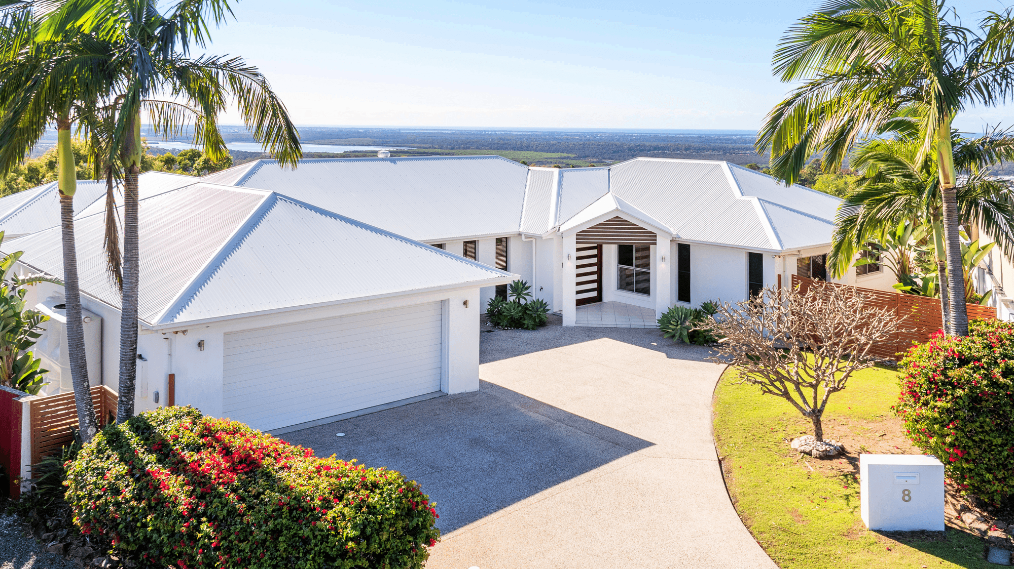 8 Zenith Crescent, PACIFIC PINES, QLD 4211