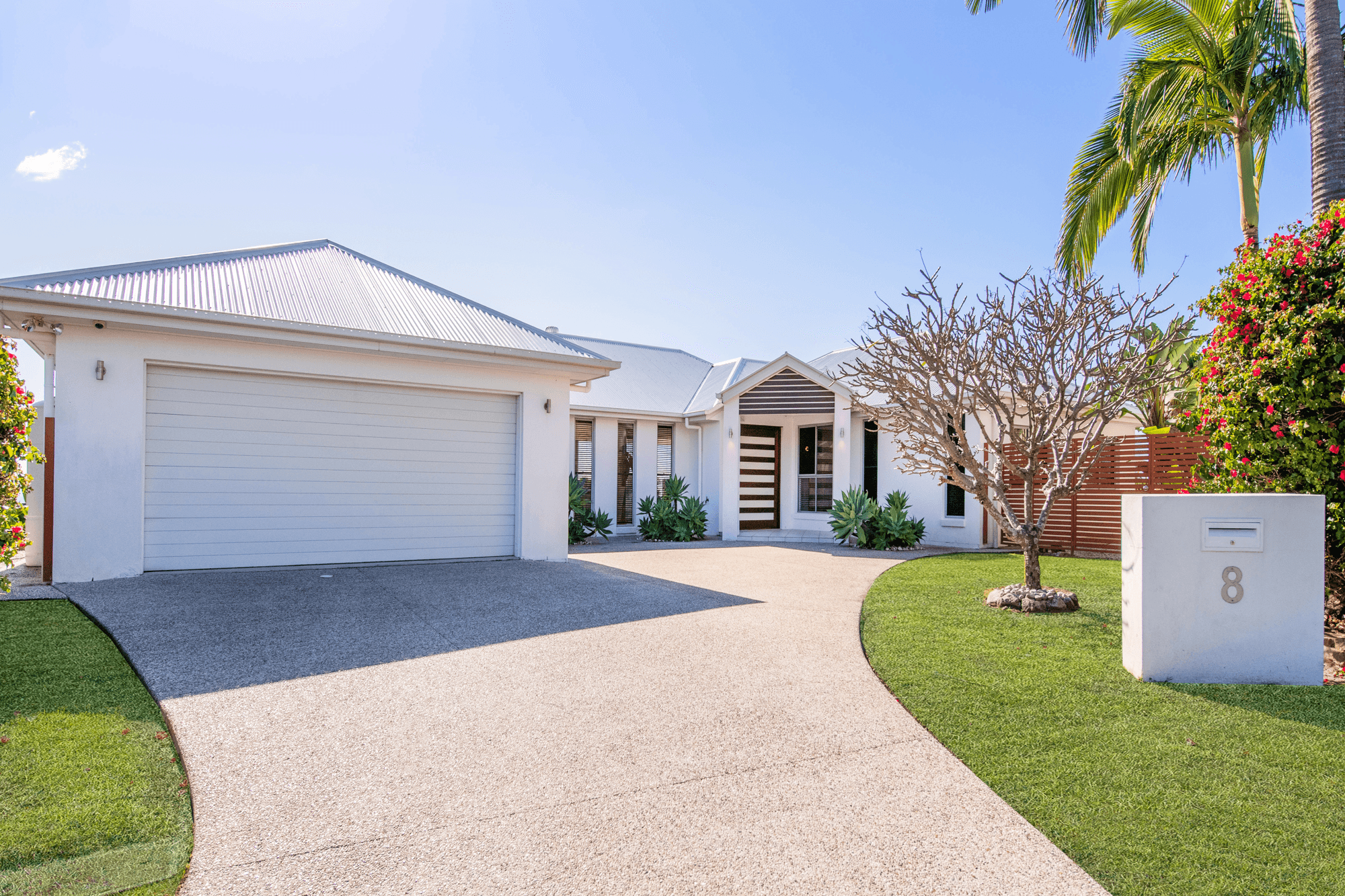 8 Zenith Crescent, PACIFIC PINES, QLD 4211