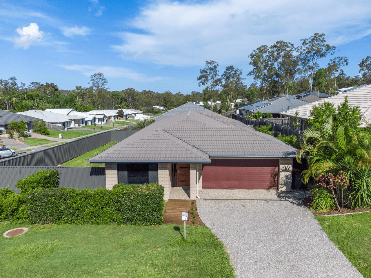 13 Knightsbridge Drive, CHUWAR, QLD 4306