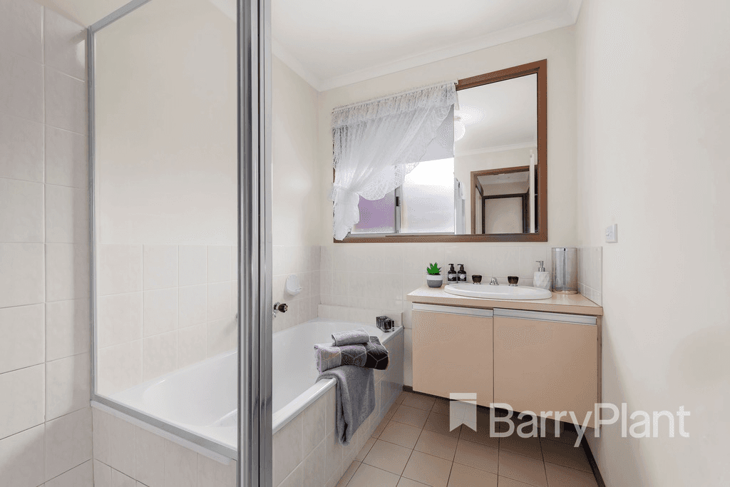 16 Calwell Court, Mill Park, VIC 3082