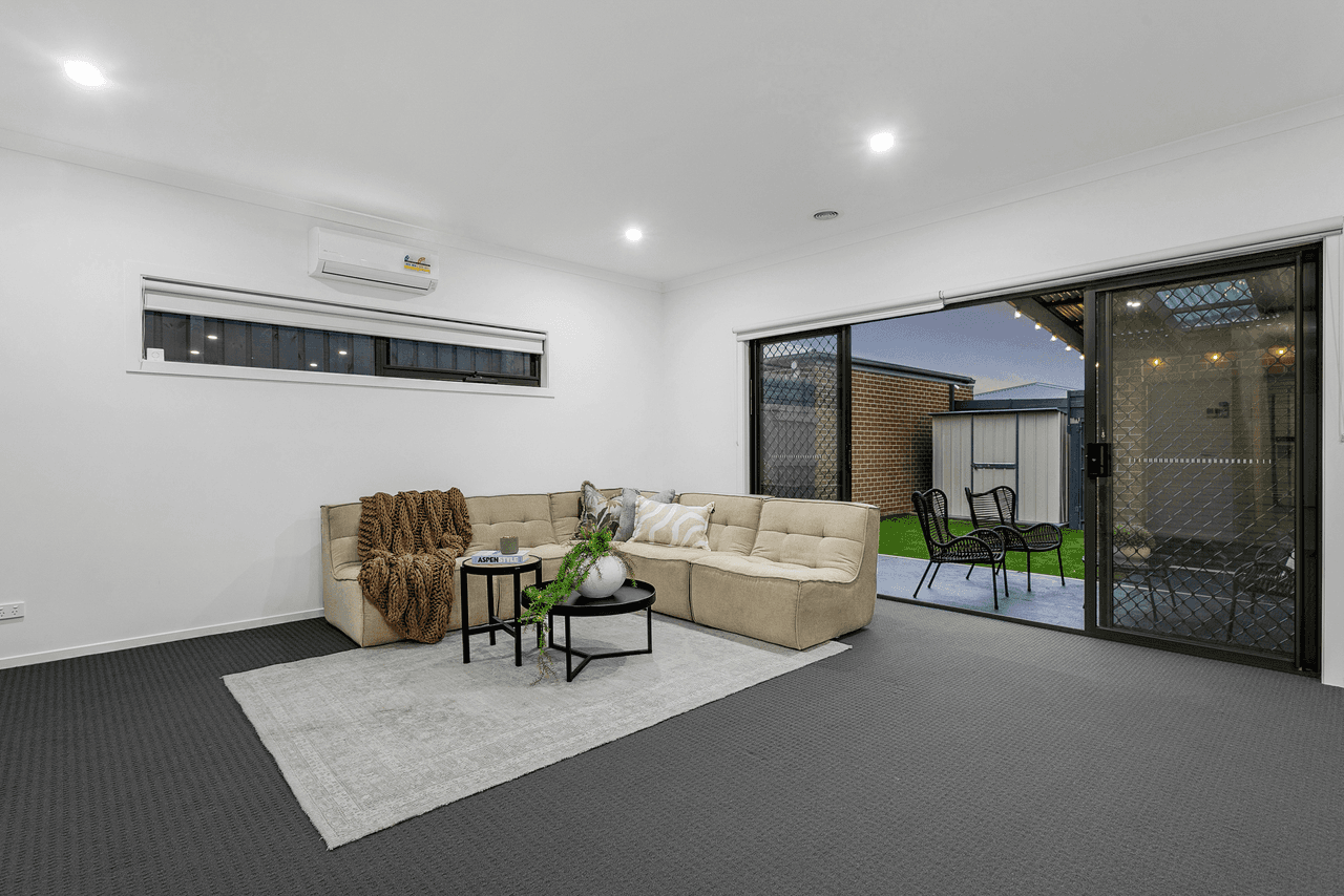 22 O'Brien Parade, PAKENHAM, VIC 3810