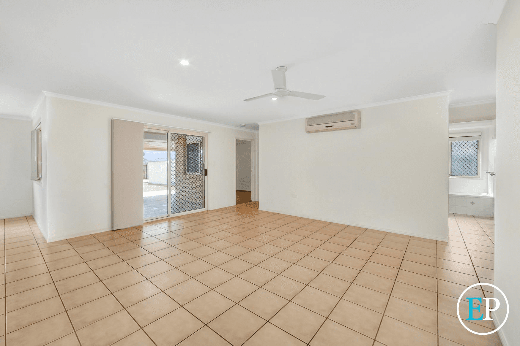 44 Paradise Avenue, THABEBAN, QLD 4670