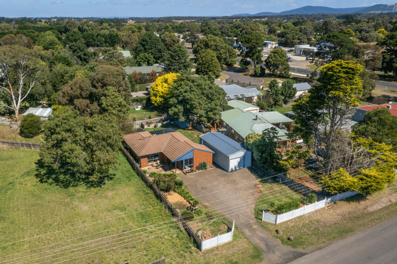 2B White Avenue, ROMSEY, VIC 3434