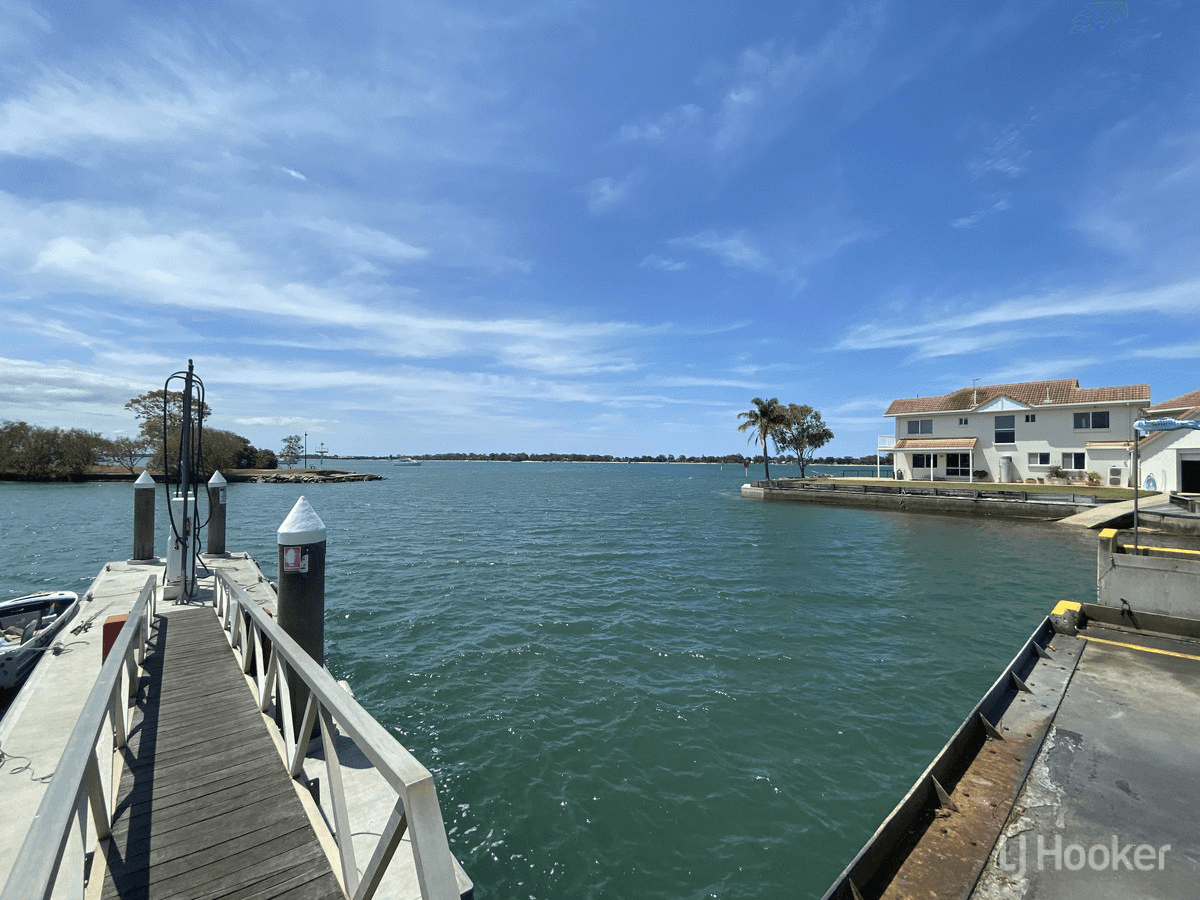 14/18 Spinnaker Quay, SANDSTONE POINT, QLD 4511