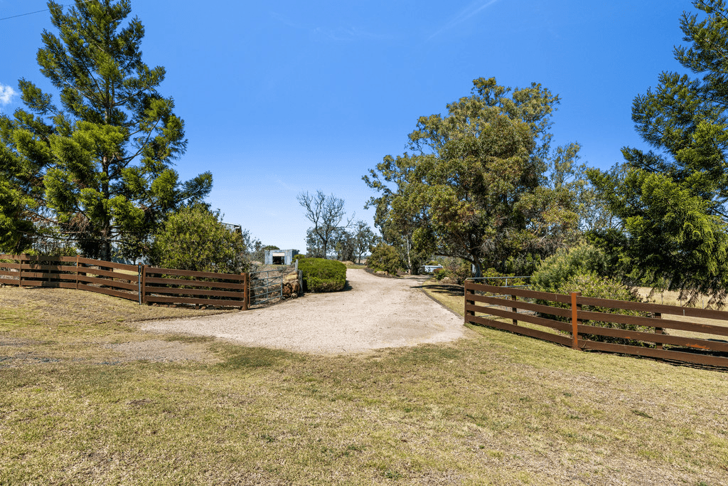 81 Greenup Road, CAMBOOYA, QLD 4358