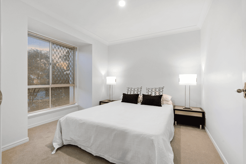 4 Morfantaine Terrace, PARKWOOD, QLD 4214