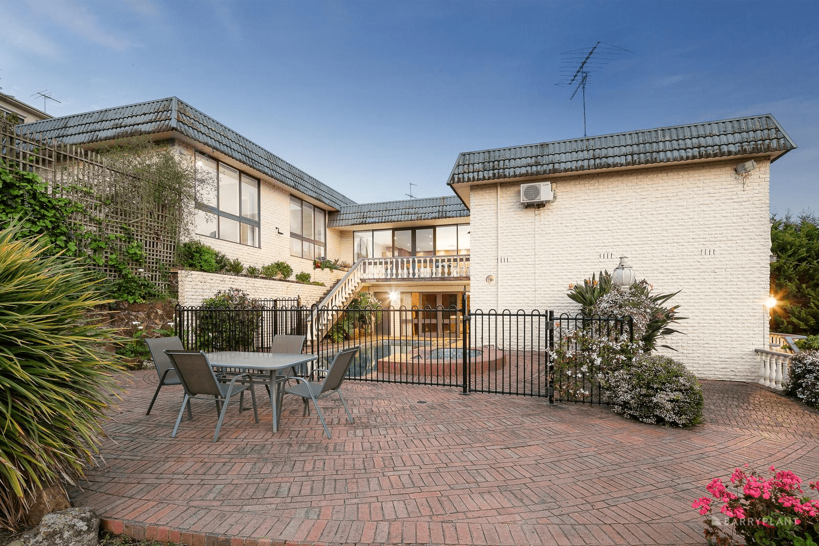 10 Yarraleen Place, BULLEEN, VIC 3105