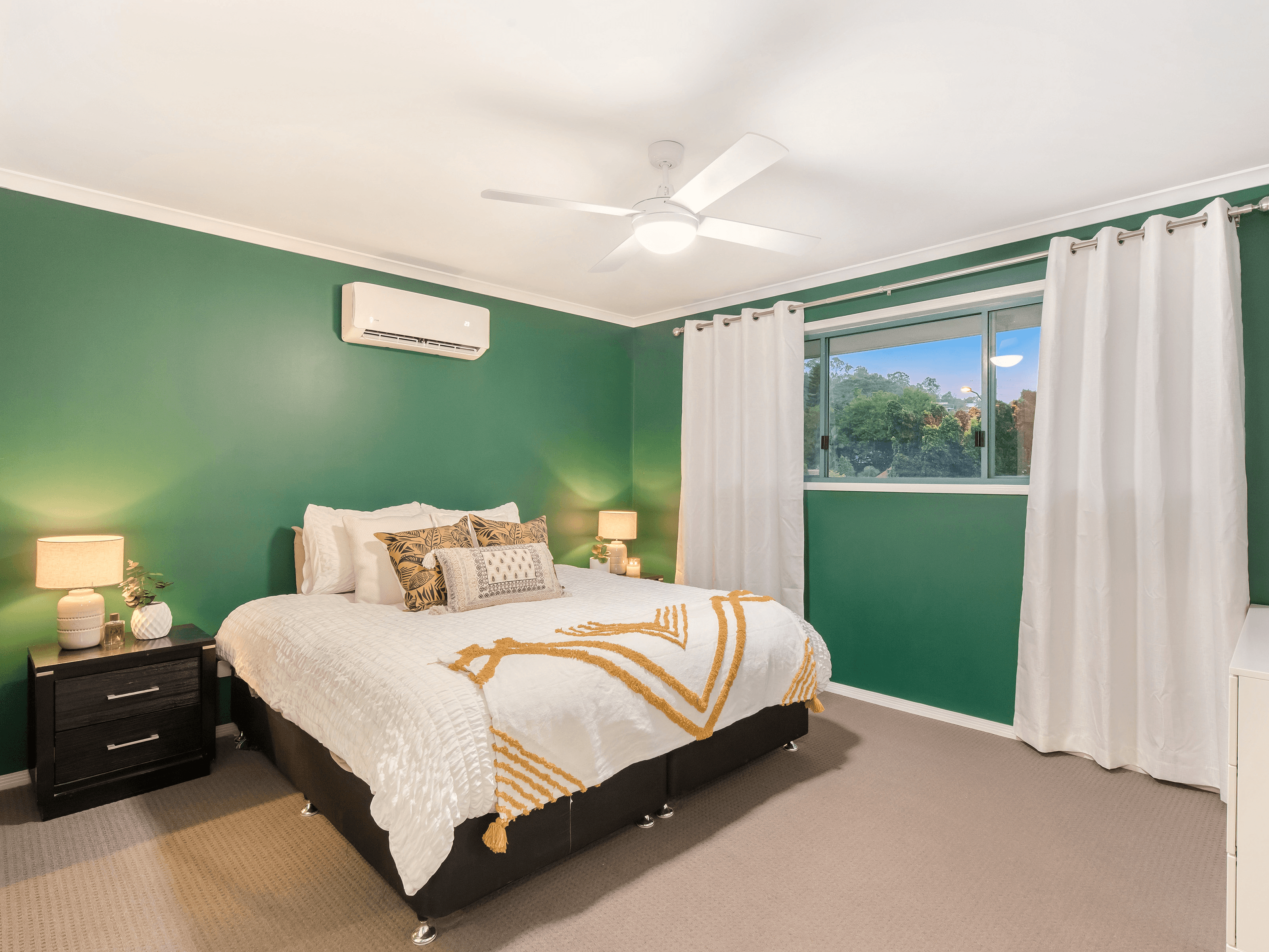 14 Pacific Pines Boulevard, PACIFIC PINES, QLD 4211