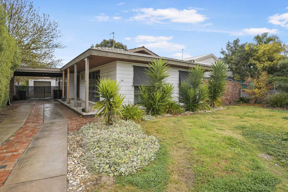 39 Alexander Avenue, Horsham, VIC 3400