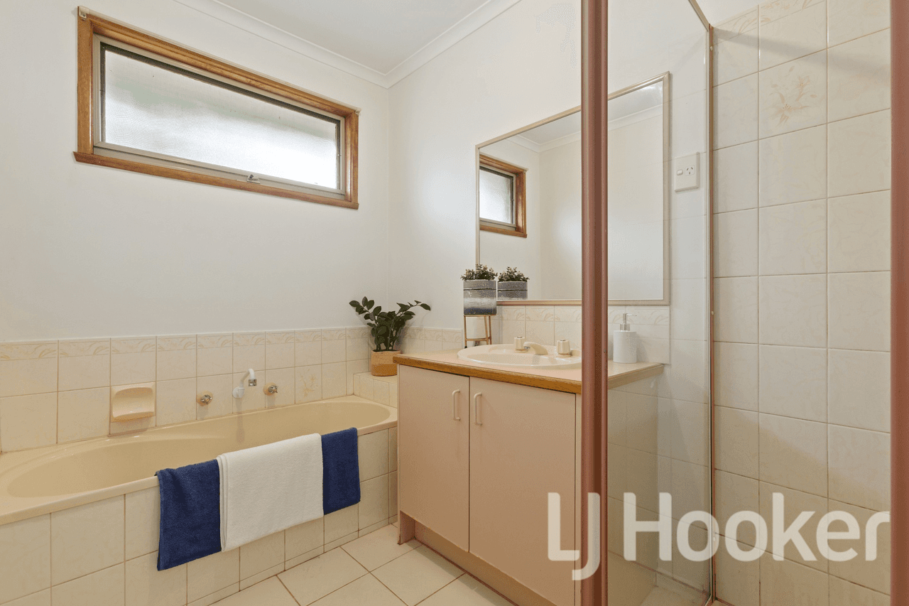 12 Aristotle Court, NARRE WARREN, VIC 3805