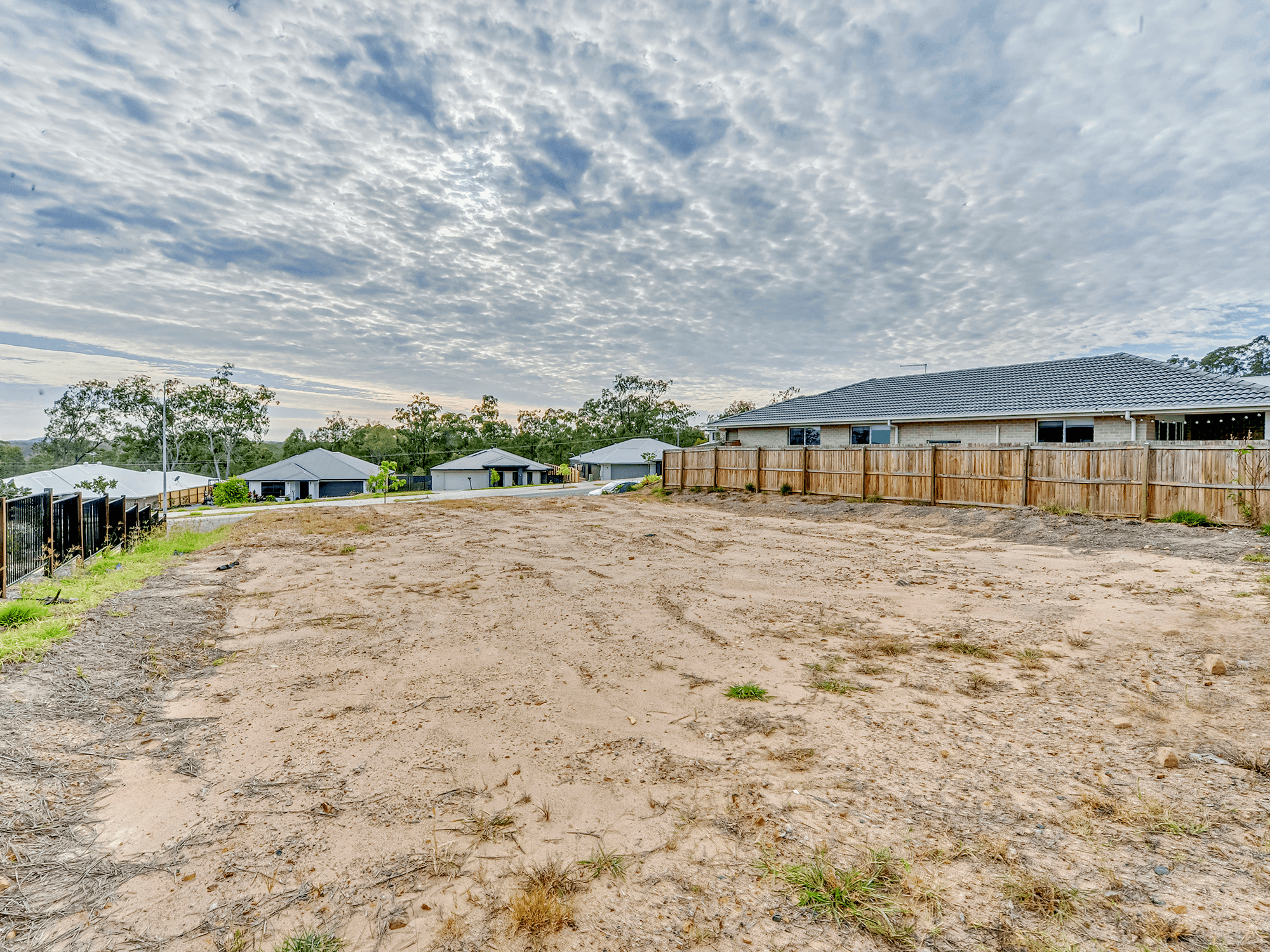 28 SOHO DRIVE, DEEBING HEIGHTS, QLD 4306