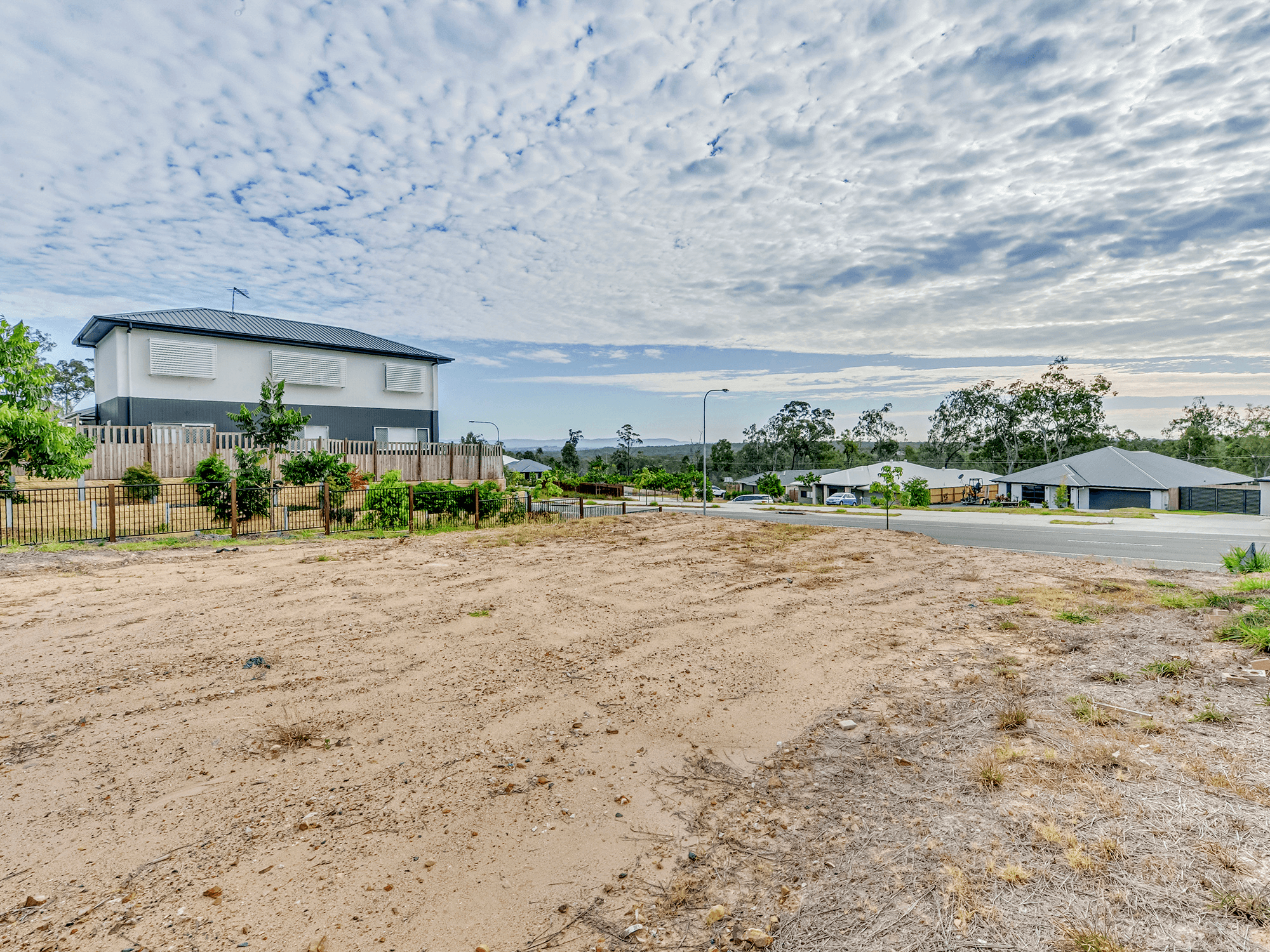 28 SOHO DRIVE, DEEBING HEIGHTS, QLD 4306