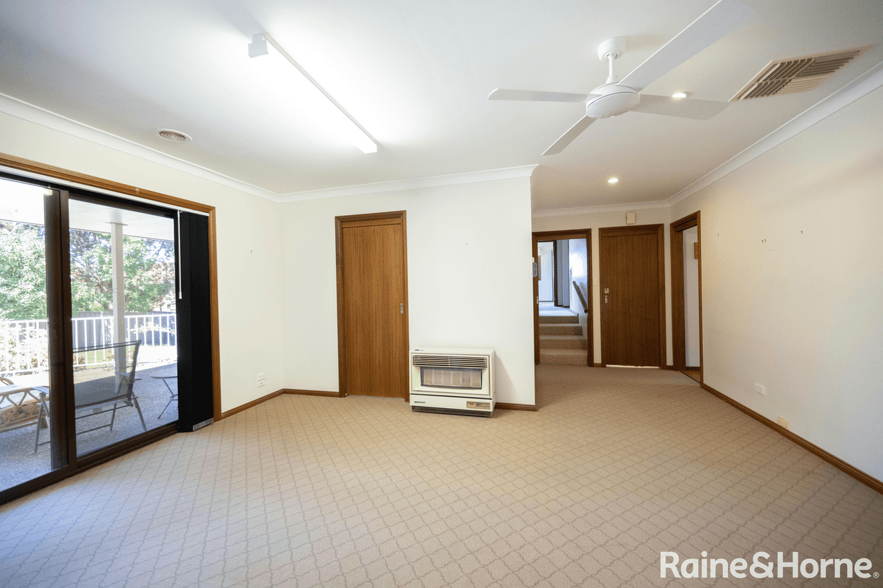 12 Renmark Avenue, YOUNG, NSW 2594