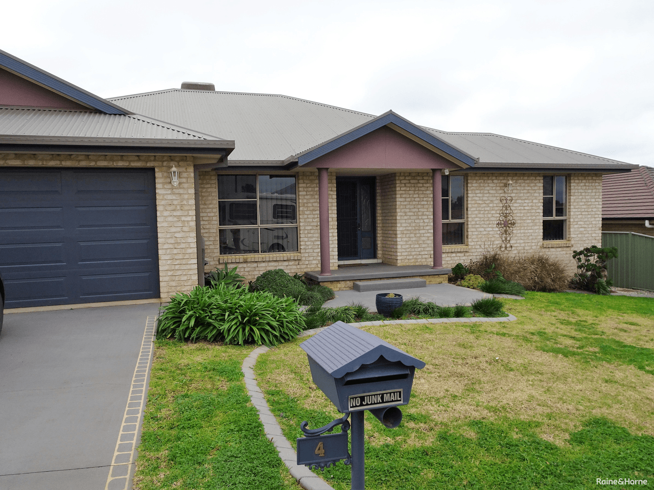 4 Vaucluse Place, PARKES, NSW 2870