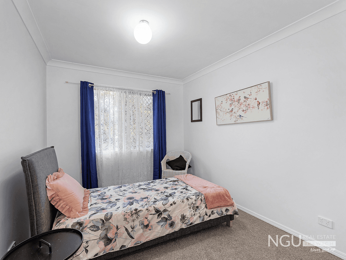 10 Helen Street, North Booval, QLD 4304