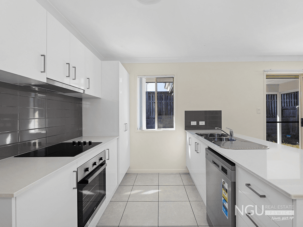 47 Freedom Crescent, South Ripley, QLD 4306