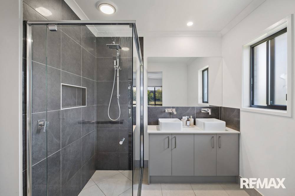 17 Fryar Crescent, YANDINA, QLD 4561