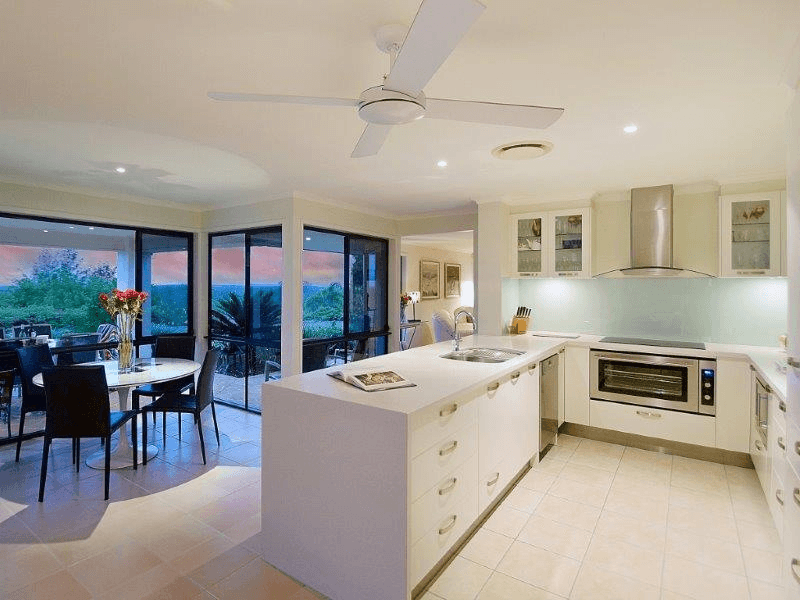 8 Panavista Court, DOONAN, QLD 4562