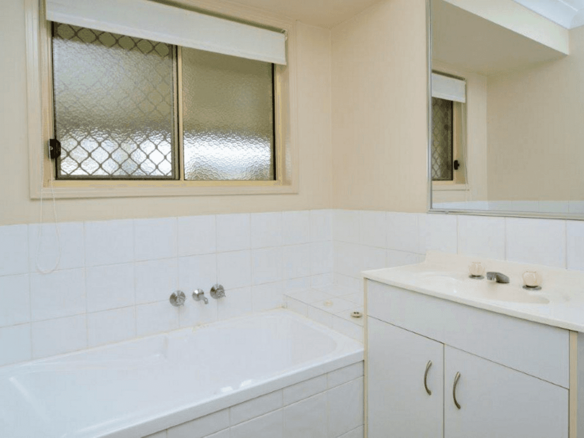 3 Colonial Court, Raceview, QLD 4305