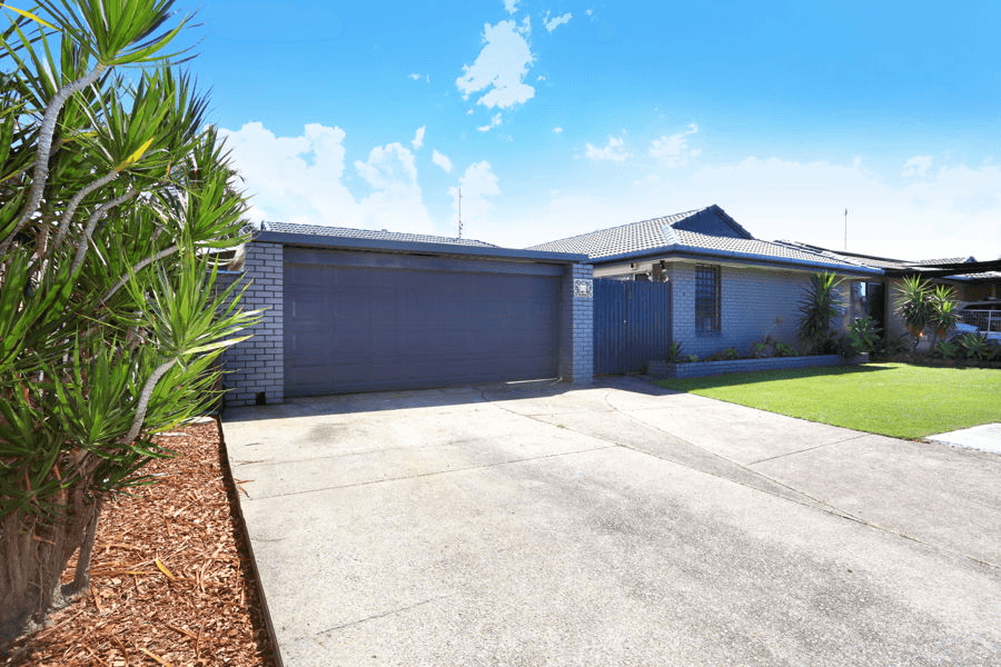 4 Sycamore Place, PALM BEACH, QLD 4221