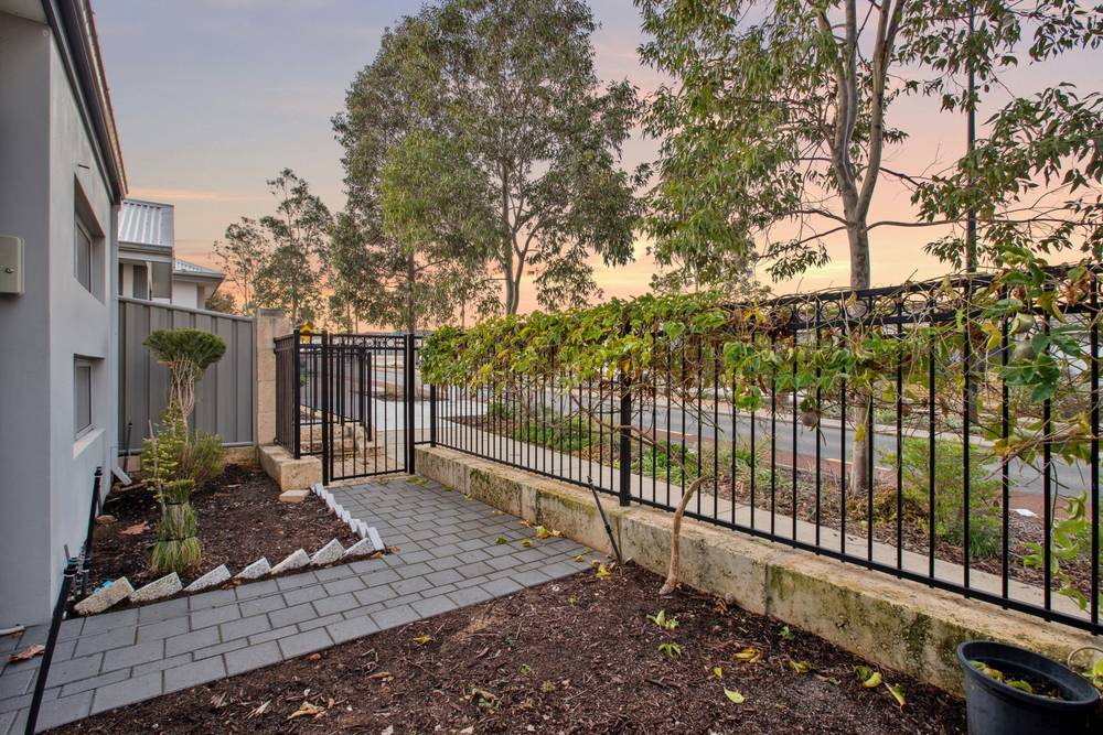 130 Lambeth Circle, WELLARD, WA 6170