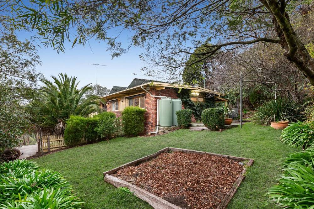 120 Brackenbury Street, WARRANDYTE, VIC 3113