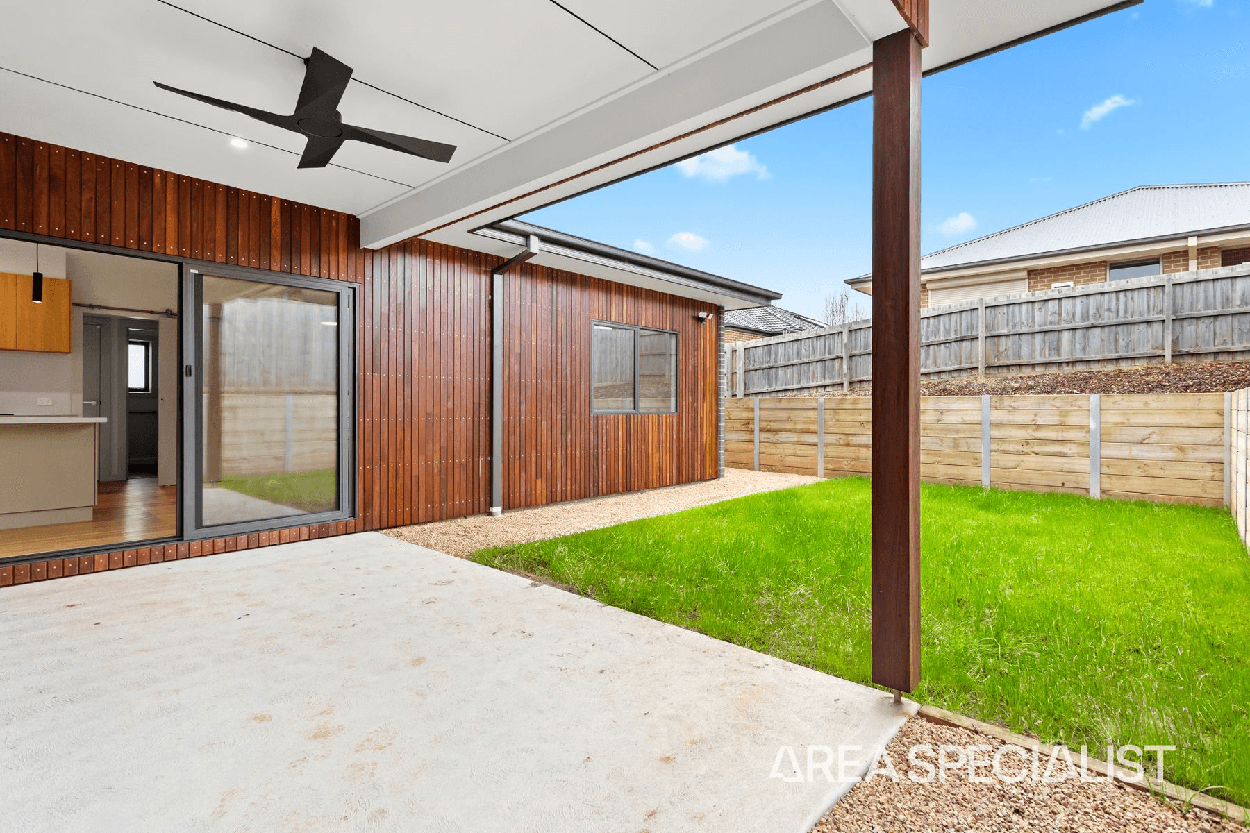 21 Willow Grove, Leongatha, VIC 3953