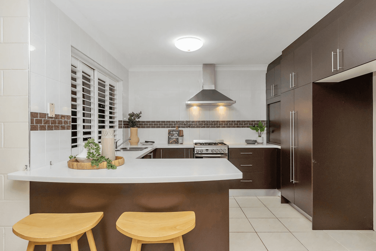 4 Mostyn Crescent, BUSHLAND BEACH, QLD 4818