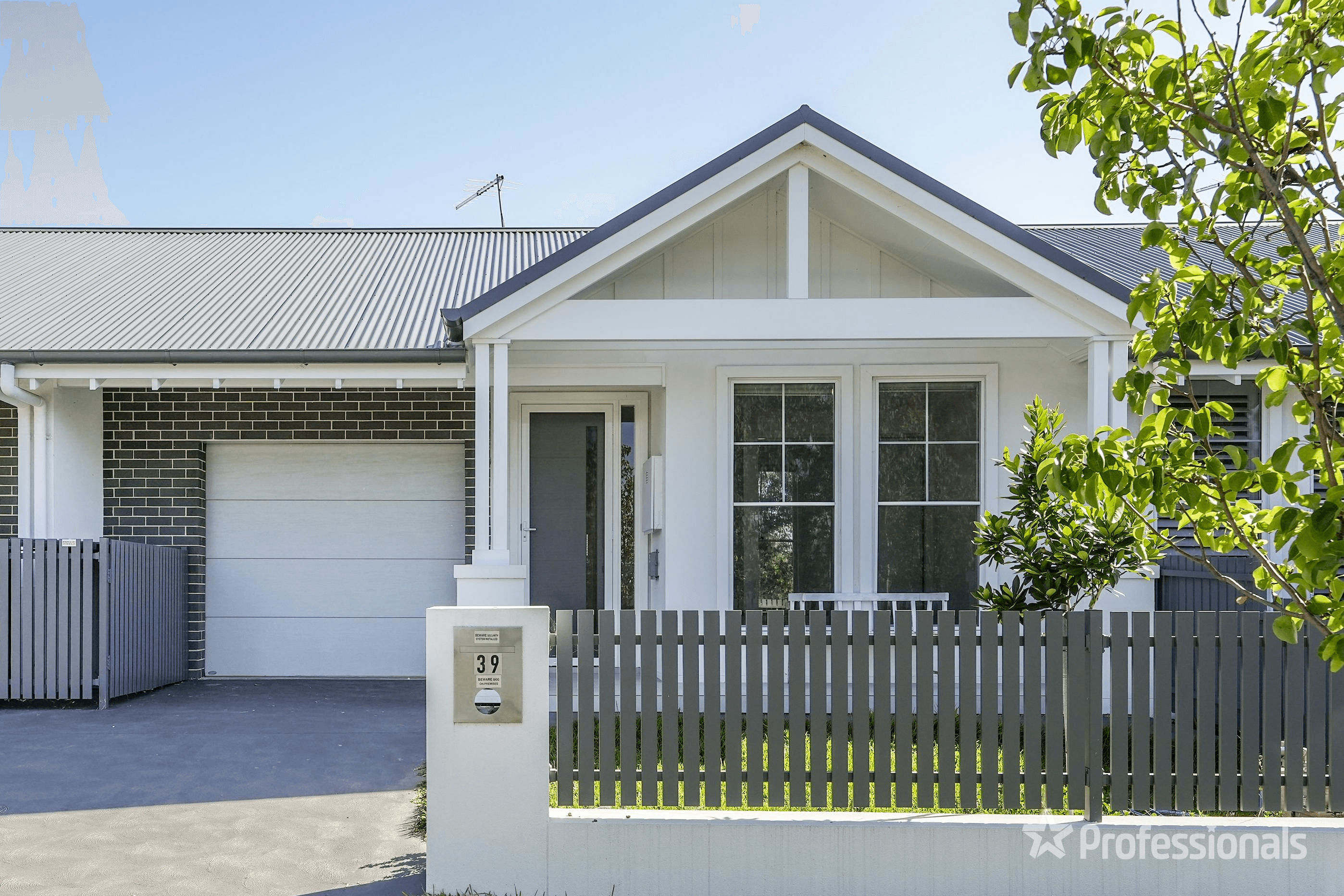 39 Wilhelm Pde, CATHERINE FIELD, NSW 2557