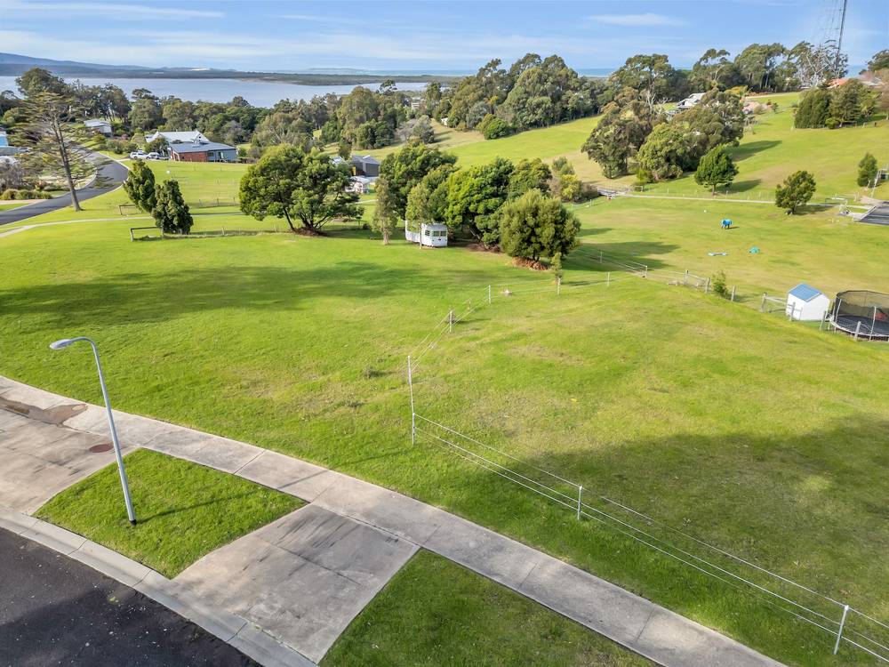 65 Angophora Drive, MALLACOOTA, VIC 3892