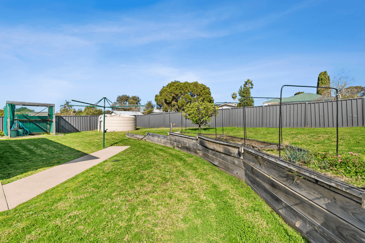 20 Heffernan Place, MORUYA, NSW 2537