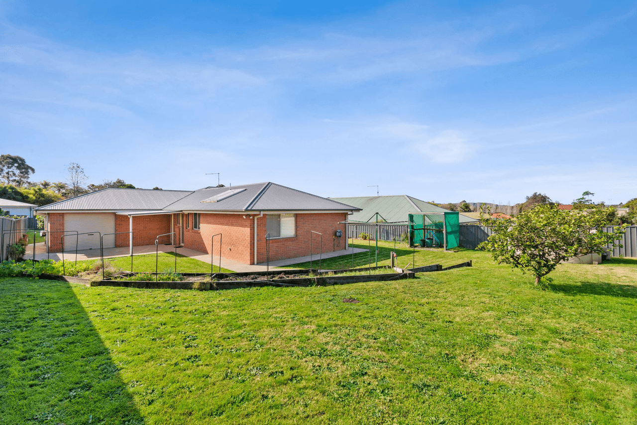 20 Heffernan Place, MORUYA, NSW 2537