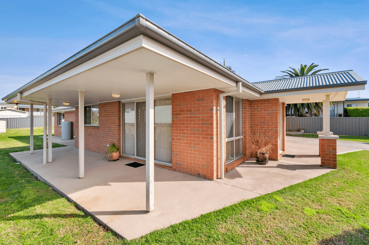 20 Heffernan Place, MORUYA, NSW 2537