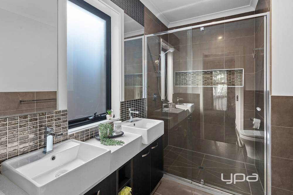 15 Wren Parade, Fraser Rise, VIC 3336