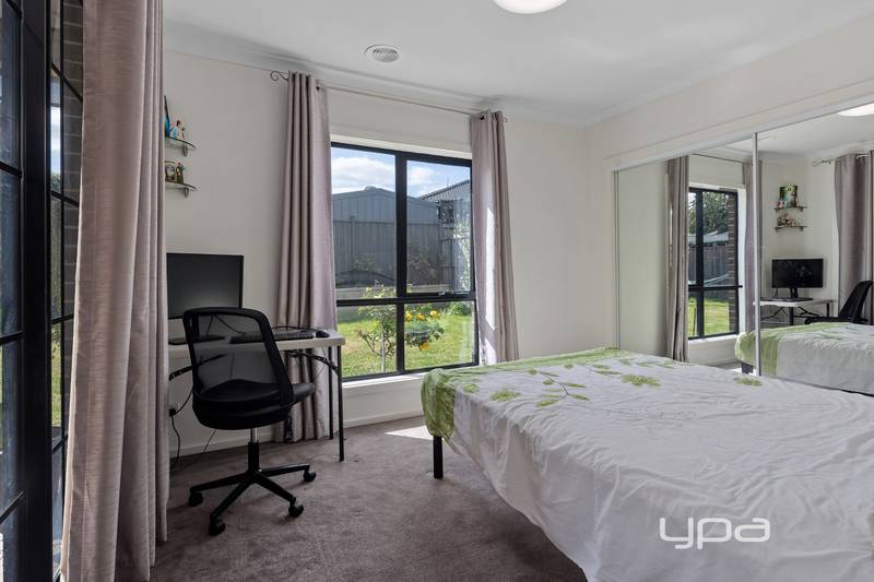 15 Wren Parade, Fraser Rise, VIC 3336