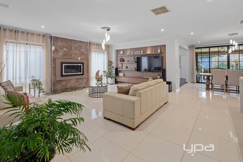 15 Wren Parade, Fraser Rise, VIC 3336