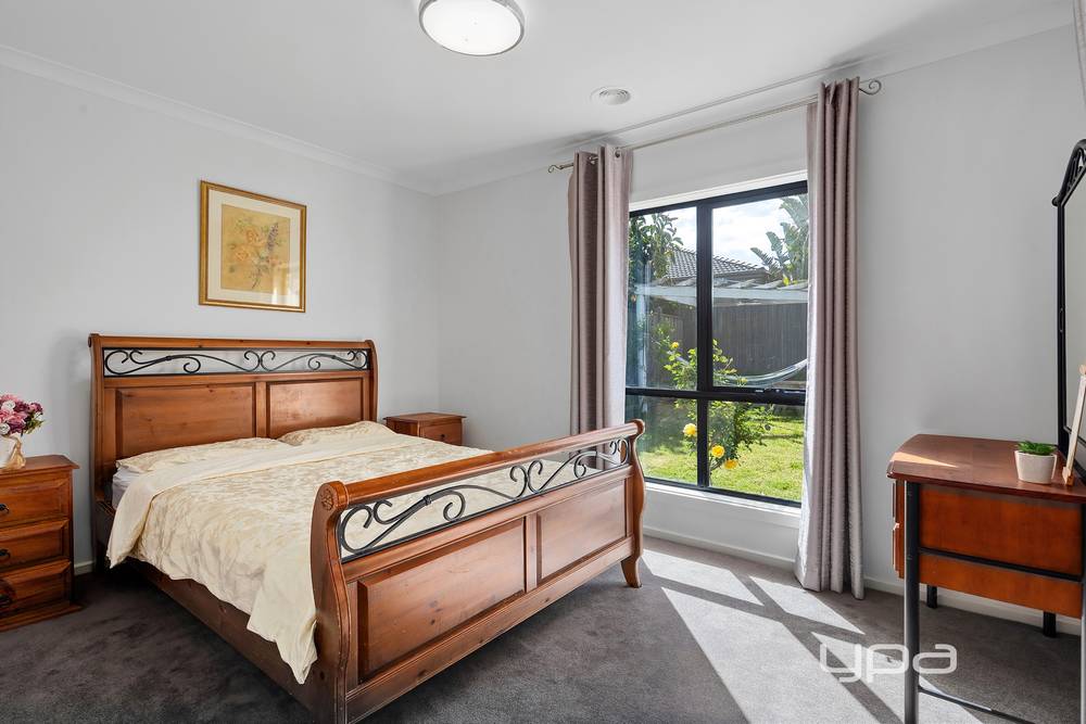 15 Wren Parade, Fraser Rise, VIC 3336