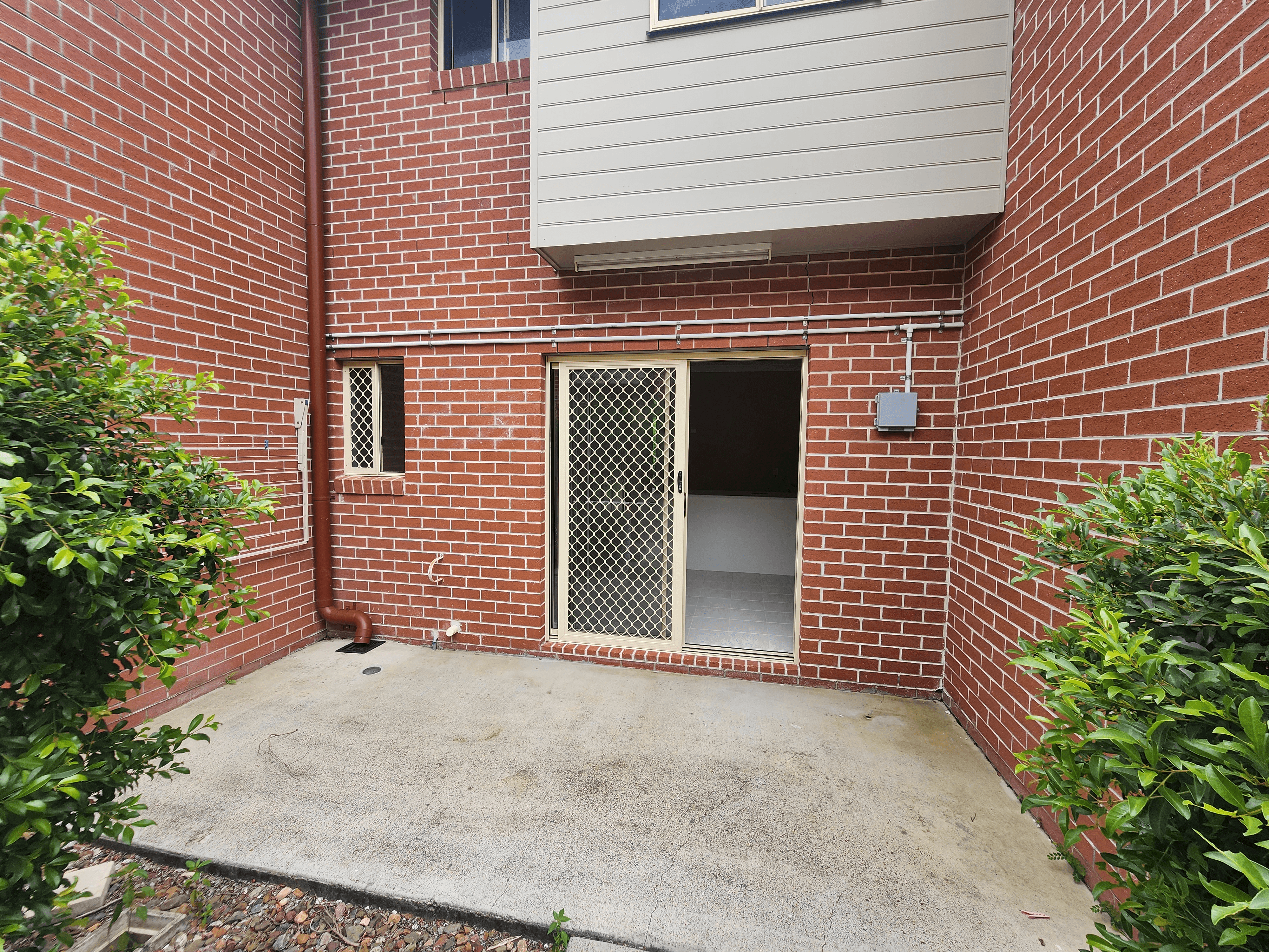 2/187 WARWICK ROAD, CHURCHILL, QLD 4305