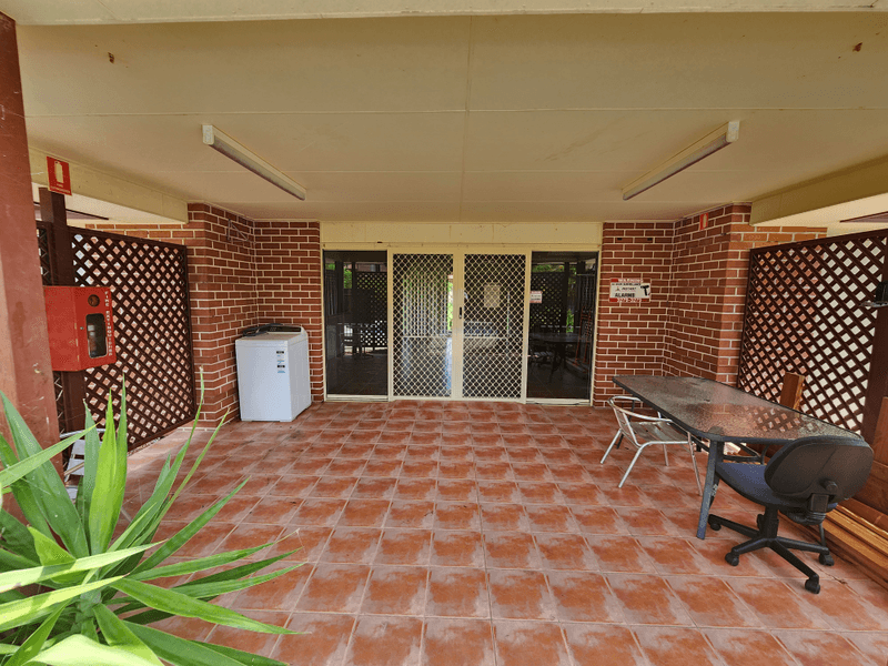 2/187 WARWICK ROAD, CHURCHILL, QLD 4305